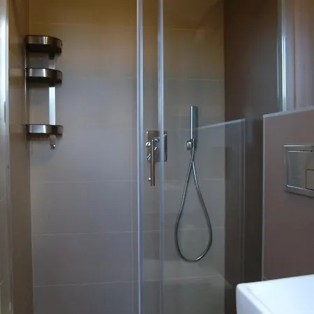 405 Gemuetliches Tiny House Am Deich ブレッケーデ